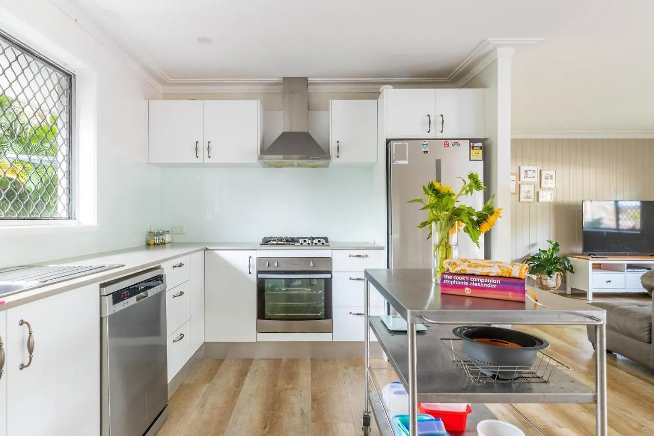 Currumbin Creek Cottage Gold Coast Holiday home